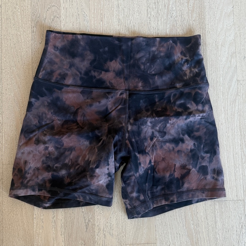 Lululemon High-Waisted Align Short 6”